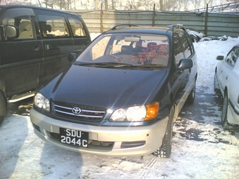 2000 Toyota Ipsum