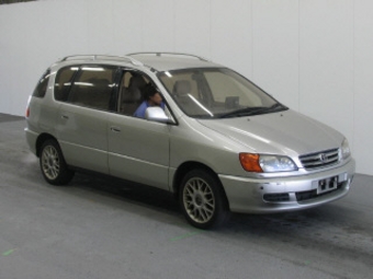 2000 Toyota Ipsum