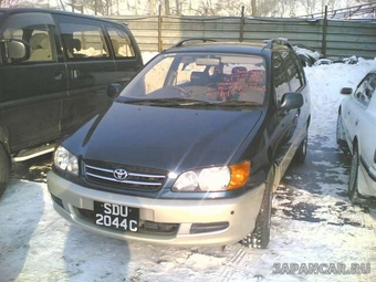 2000 Toyota Ipsum