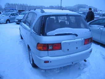 2000 Toyota Ipsum