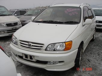2000 Toyota Ipsum