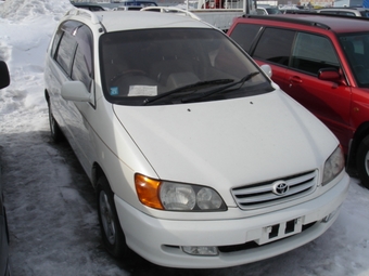 2000 Toyota Ipsum