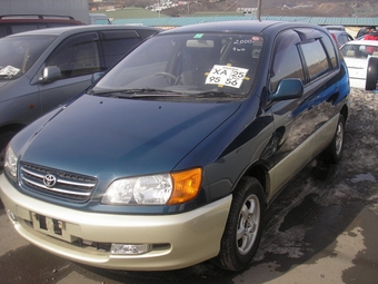 2000 Toyota Ipsum