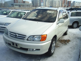 2000 Toyota Ipsum