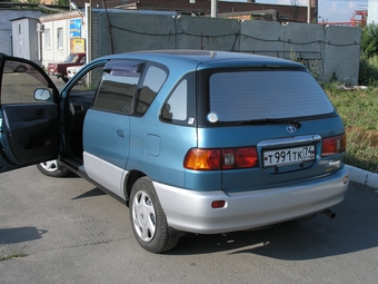 Toyota Ipsum