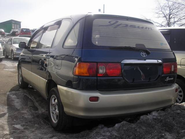 2000 Toyota Ipsum