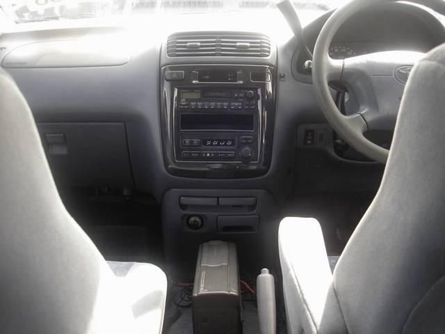 2000 Toyota Ipsum