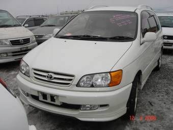 2000 Toyota Ipsum