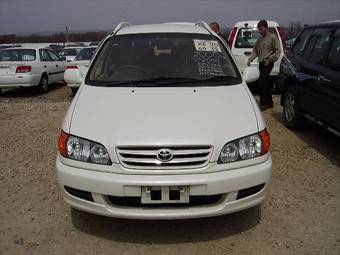 2000 Toyota Ipsum