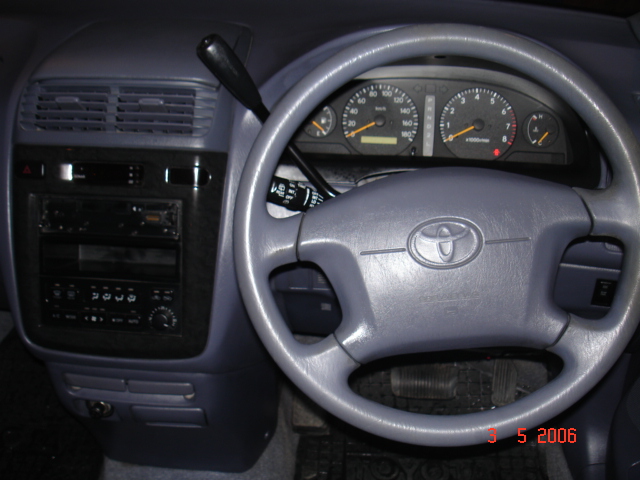 2000 Toyota Ipsum