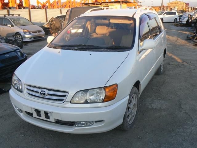 2000 Toyota Ipsum