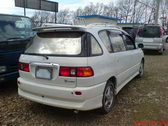 2000 Toyota Ipsum