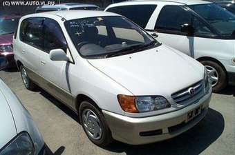 2000 Toyota Ipsum