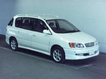 2000 Toyota Ipsum