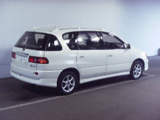 2000 Toyota Ipsum