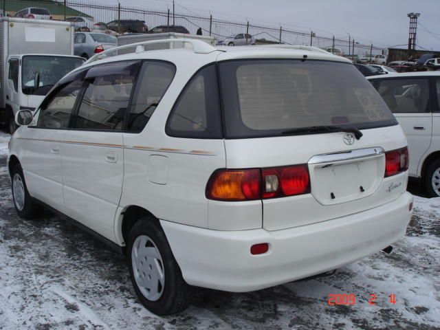 2000 Toyota Ipsum