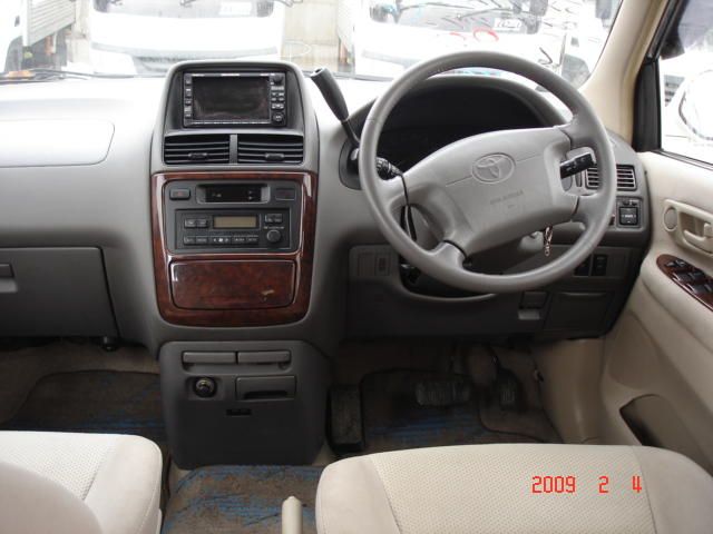 2000 Toyota Ipsum
