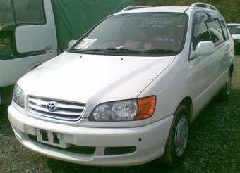 2000 Toyota Ipsum