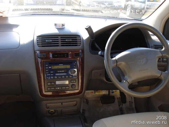 2000 Toyota Ipsum