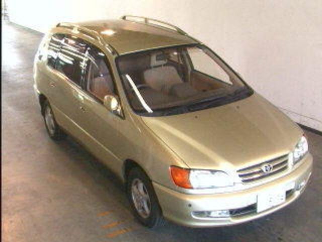 2000 Toyota Ipsum