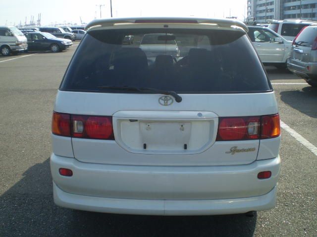 2000 Toyota Ipsum