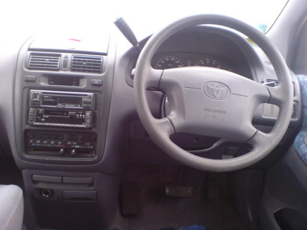 2000 Toyota Ipsum