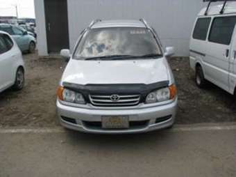 2000 Toyota Ipsum