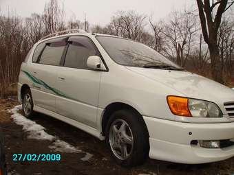 2000 Toyota Ipsum