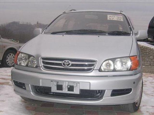 2000 Toyota Ipsum