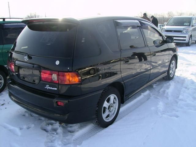 2000 Toyota Ipsum