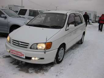 2000 Toyota Ipsum