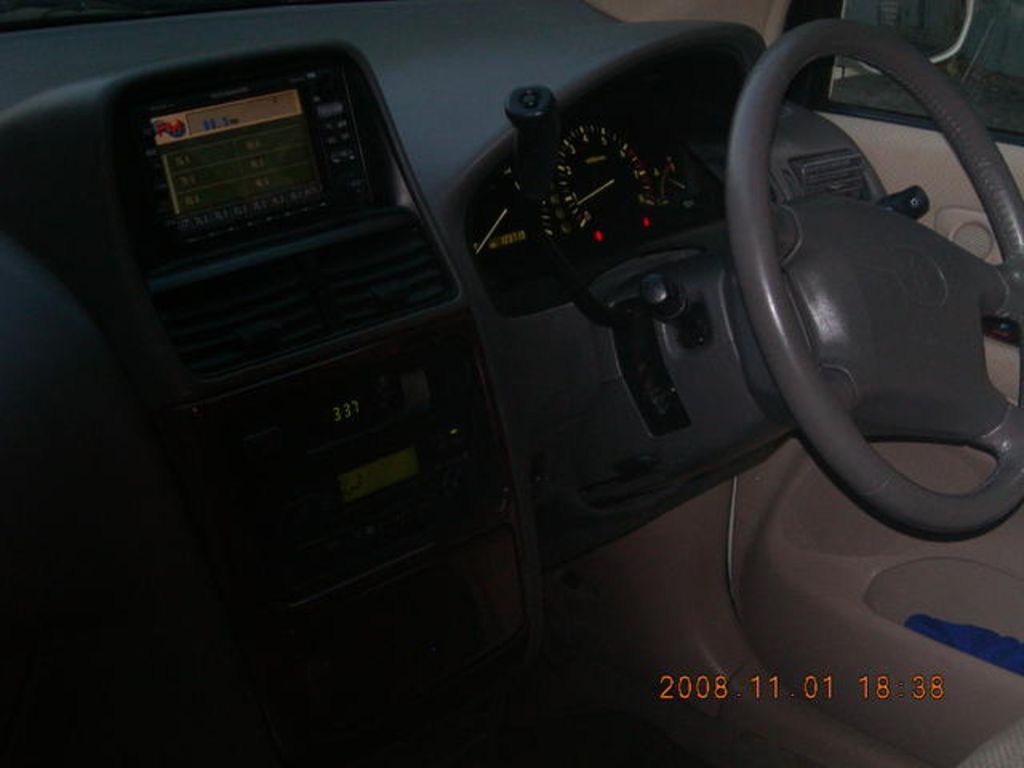 2000 Toyota Ipsum
