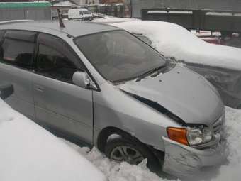 2000 Toyota Ipsum
