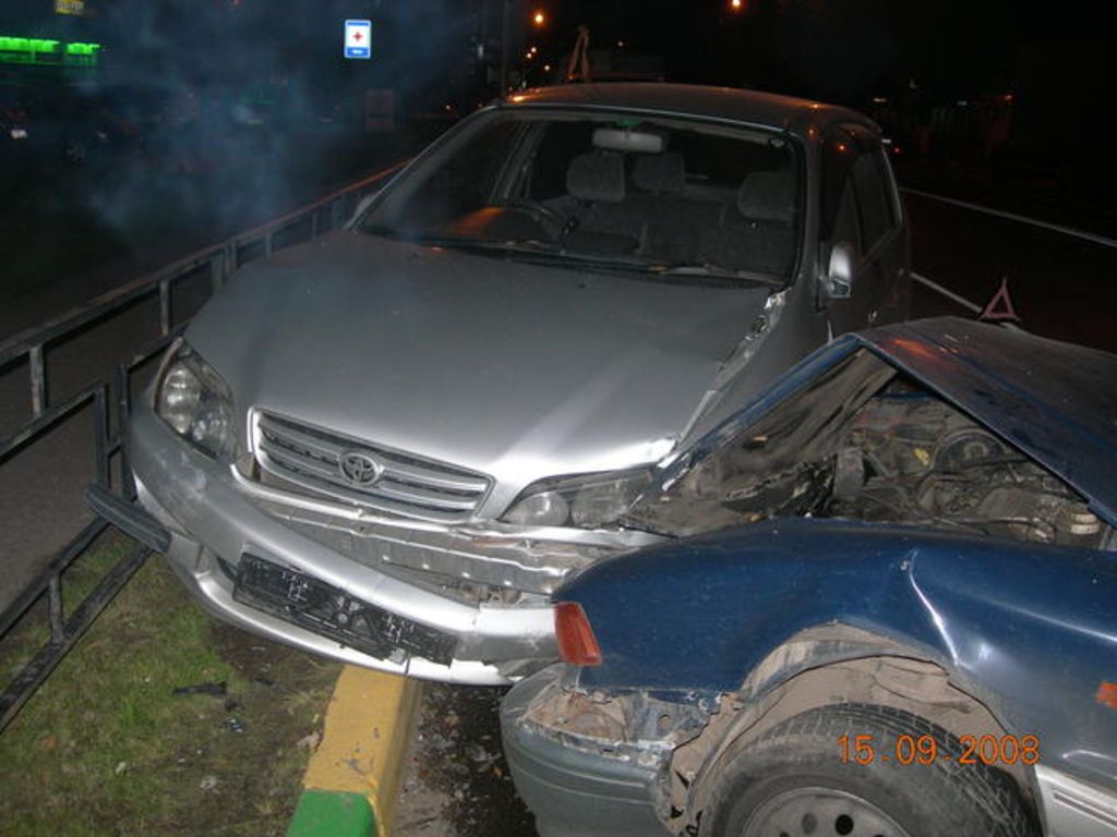 2000 Toyota Ipsum