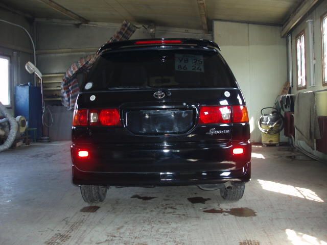 2000 Toyota Ipsum