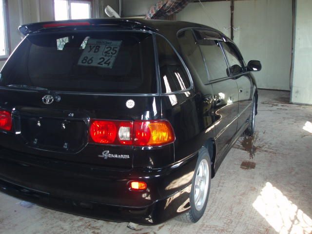 2000 Toyota Ipsum