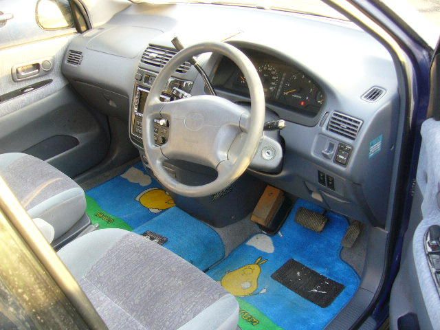 2000 Toyota Ipsum