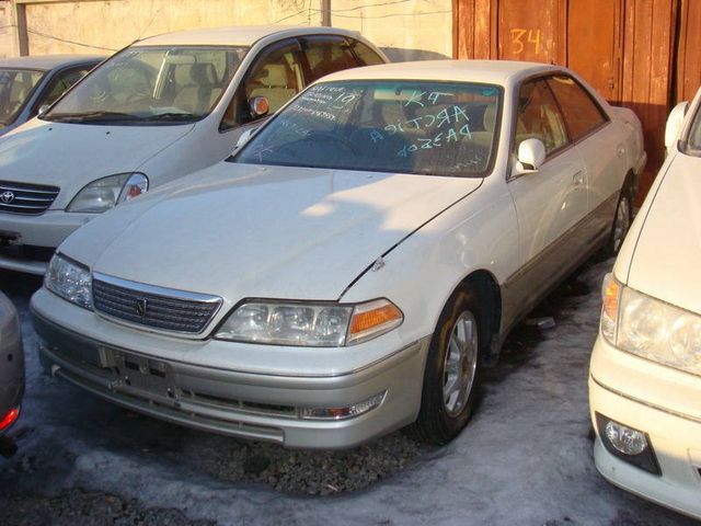 2000 Toyota Ipsum