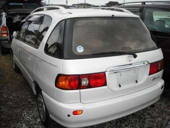 2000 Toyota Ipsum