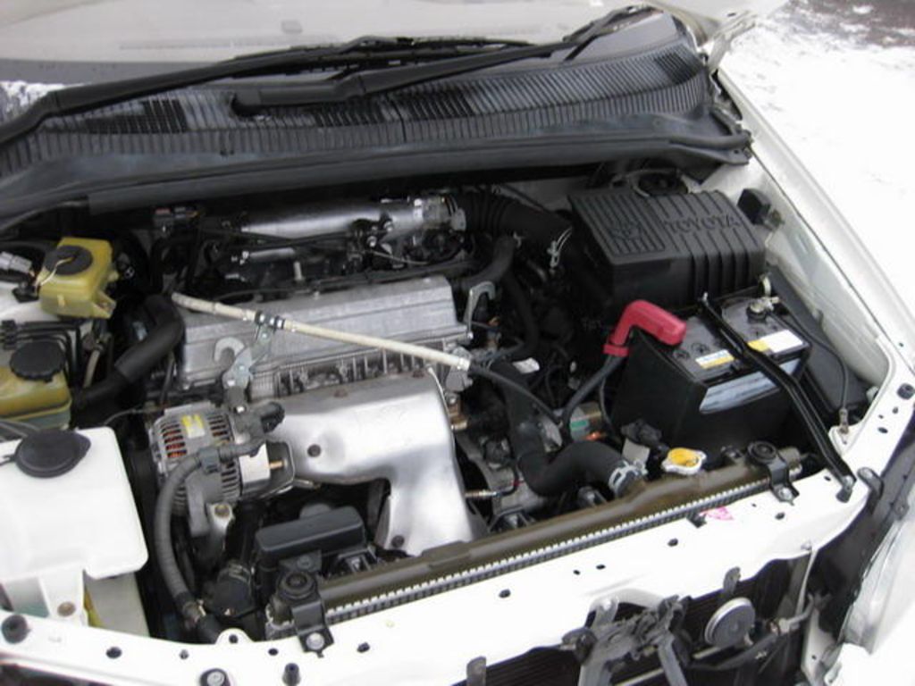 2000 Toyota Ipsum