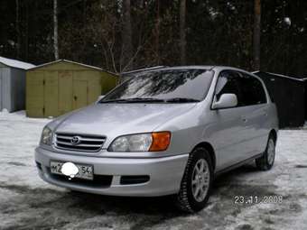 2000 Toyota Ipsum