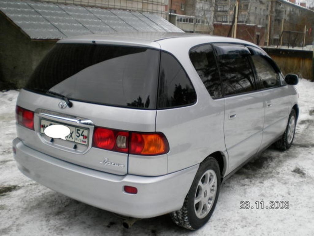 2000 Toyota Ipsum