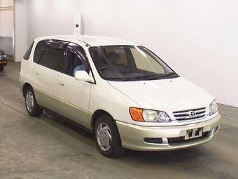 2000 Toyota Ipsum