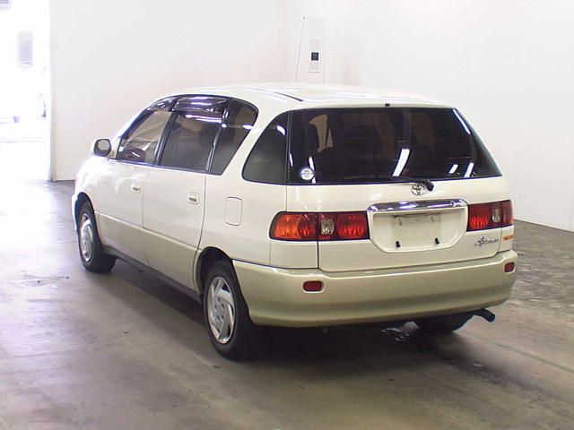 2000 Toyota Ipsum