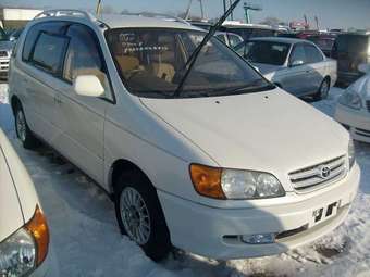 2000 Toyota Ipsum