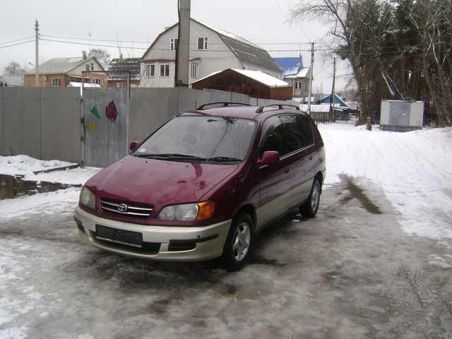 2000 Toyota Ipsum