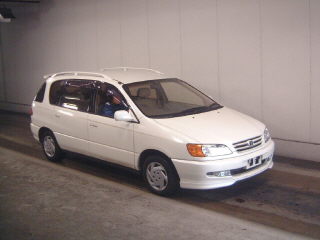2000 Toyota Ipsum Photos