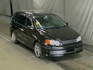 2000 Toyota Ipsum Pictures