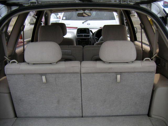 2000 Toyota Ipsum Photos