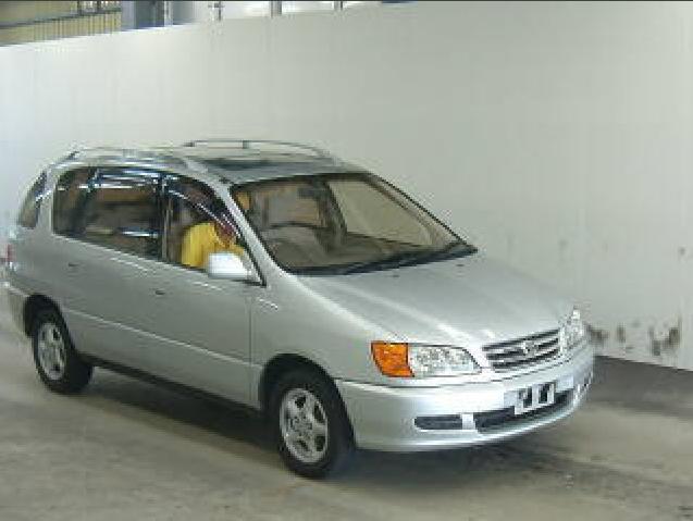 2000 Toyota Ipsum Photos